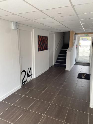 location-de-bureaux-la-rochelle-interieur-local-couloir6